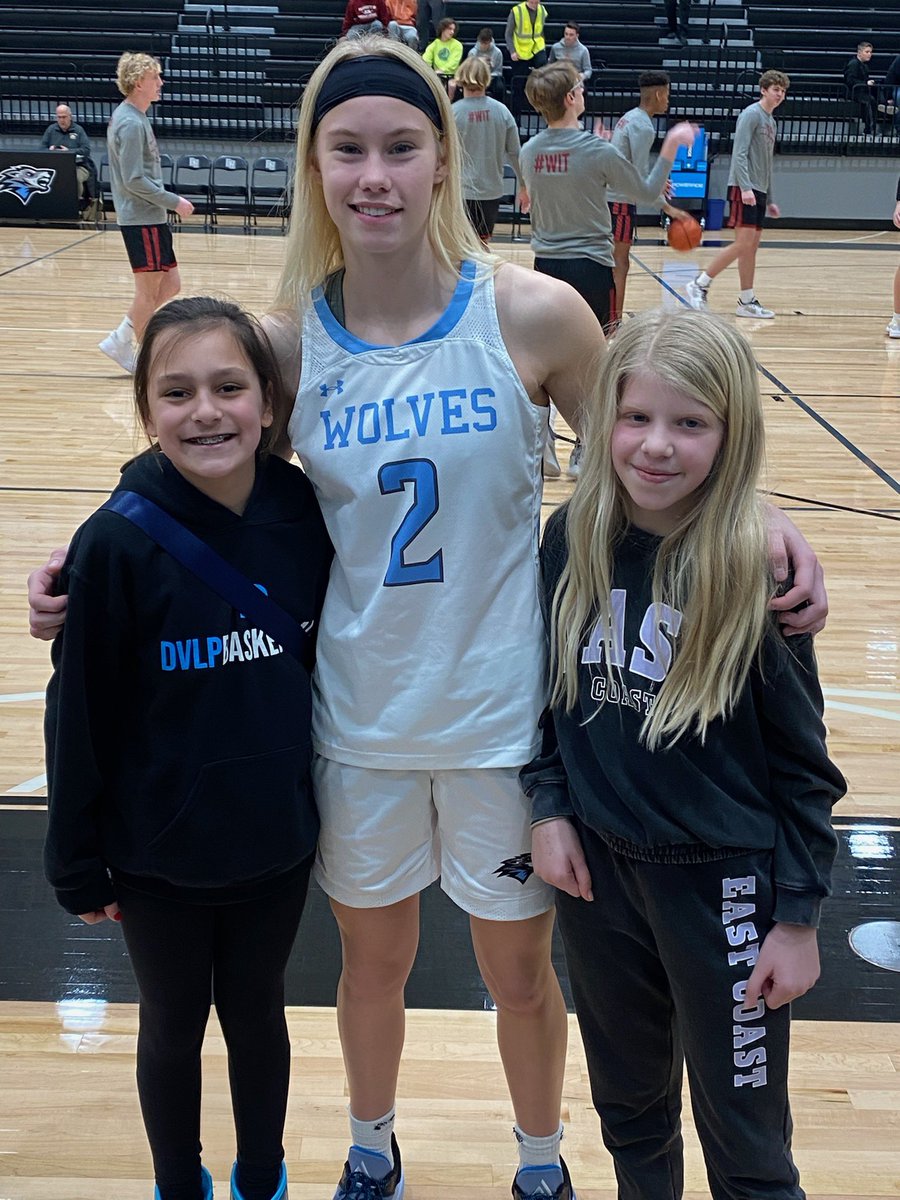 tessarl4's tweet photo. Basketball besties not only got to watch a great role model play, but also meet her. Thanks for being a great example to young players! Elkhorn North has a great team 🏀 https://t.co/0ZjHDSJSnZ