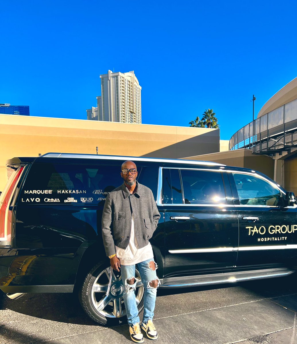 RealBlackCoffee's tweet photo. 1st image.
01/01/22 09h10 no sleep after wrapping up @HakkasanLV residency of 21.
Looking forward 22.🙏🏿🙏🏿🙏🏿 https://t.co/w0Qvk5LIjm