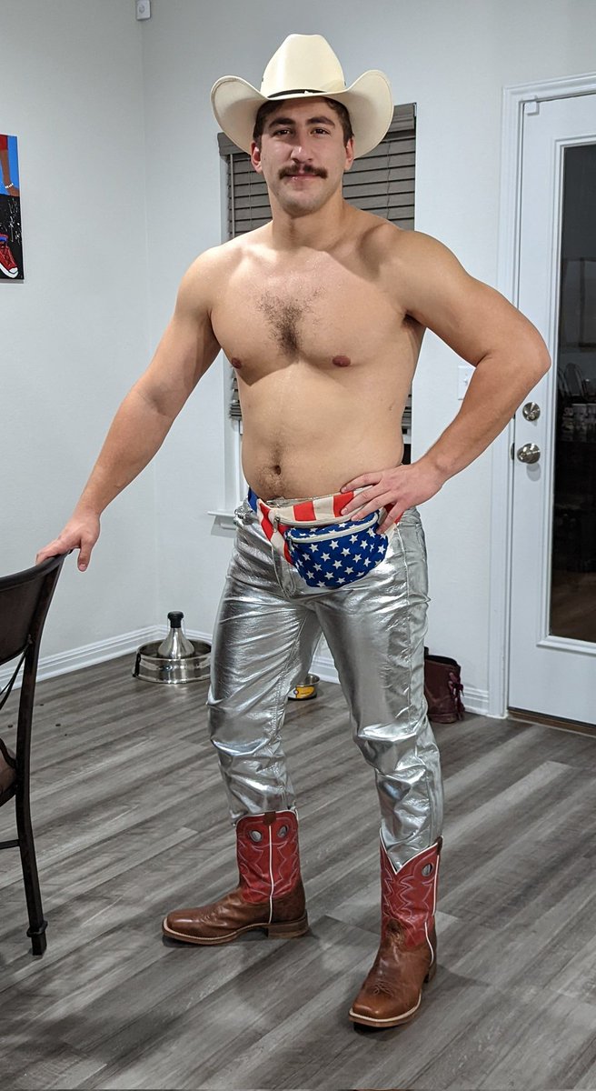 dunkin_nyc's tweet image. Yes I am a gay space cowboy. I'm here to raise your taxes on Mars