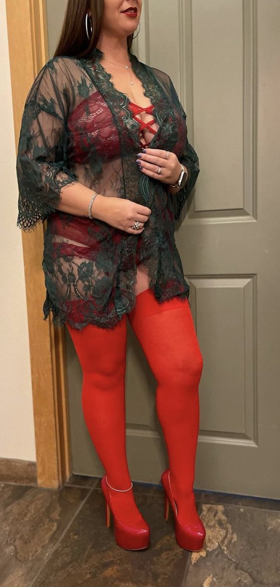 yourfavheels's tweet photo. My dress for New year’s eve… https://t.co/tYWyZEAj37