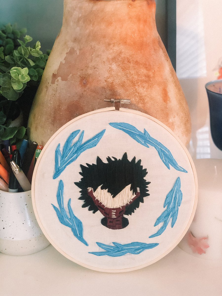 whimsicalneedle's tweet photo. show the anime fans in your life some love this Valentine’s Day by getting them one of these My Hero Academia embroidered hoops! 🌟 (i also take custom character orders 👀) https://t.co/AfixyZExKA https://t.co/ZcGpidjVUV