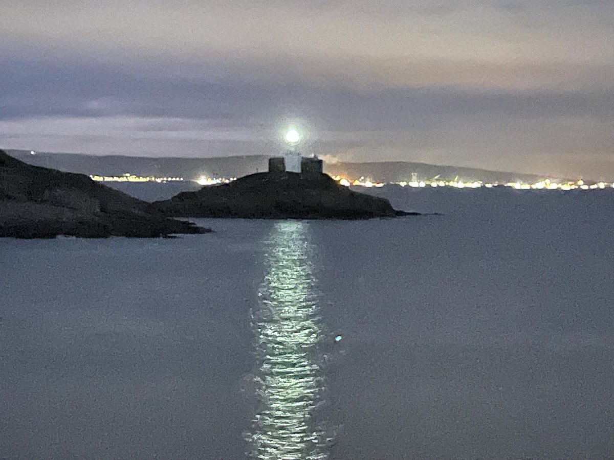 WelshHT's tweet image. Starting my #AYearOfPositivity with this lovely view. One of my favourites. #AYOP