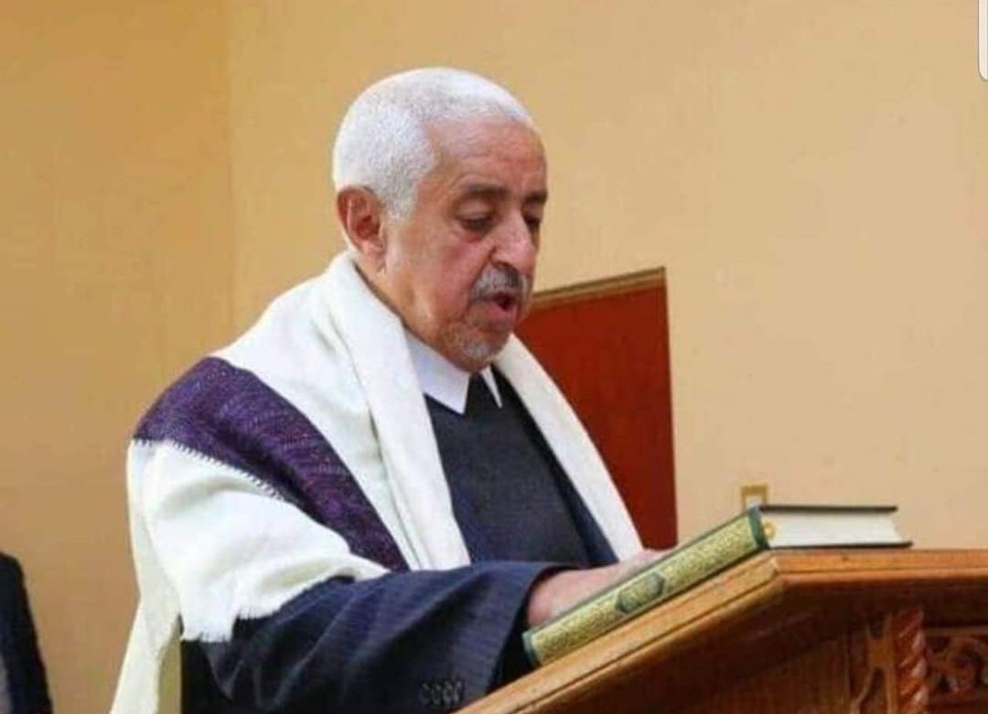 ببالغ الأسى والحزن نتوجه بخالص العزاء إلى أبناء السيد علي محمد زيد الحوثي الذي وافته المنية بعد حياة حافلة بالعطاءوخدمة دينه وأمته وكذلك إلى كافة إخوانه وأسرته وآل الحوثي جميعا
  عظم الله أجورهم وجبر مصابهم وعصم قلوبهم بالصبرورحمه رحمة واسعة ولاحول ولا قوة إلا بالله العلي العظيم