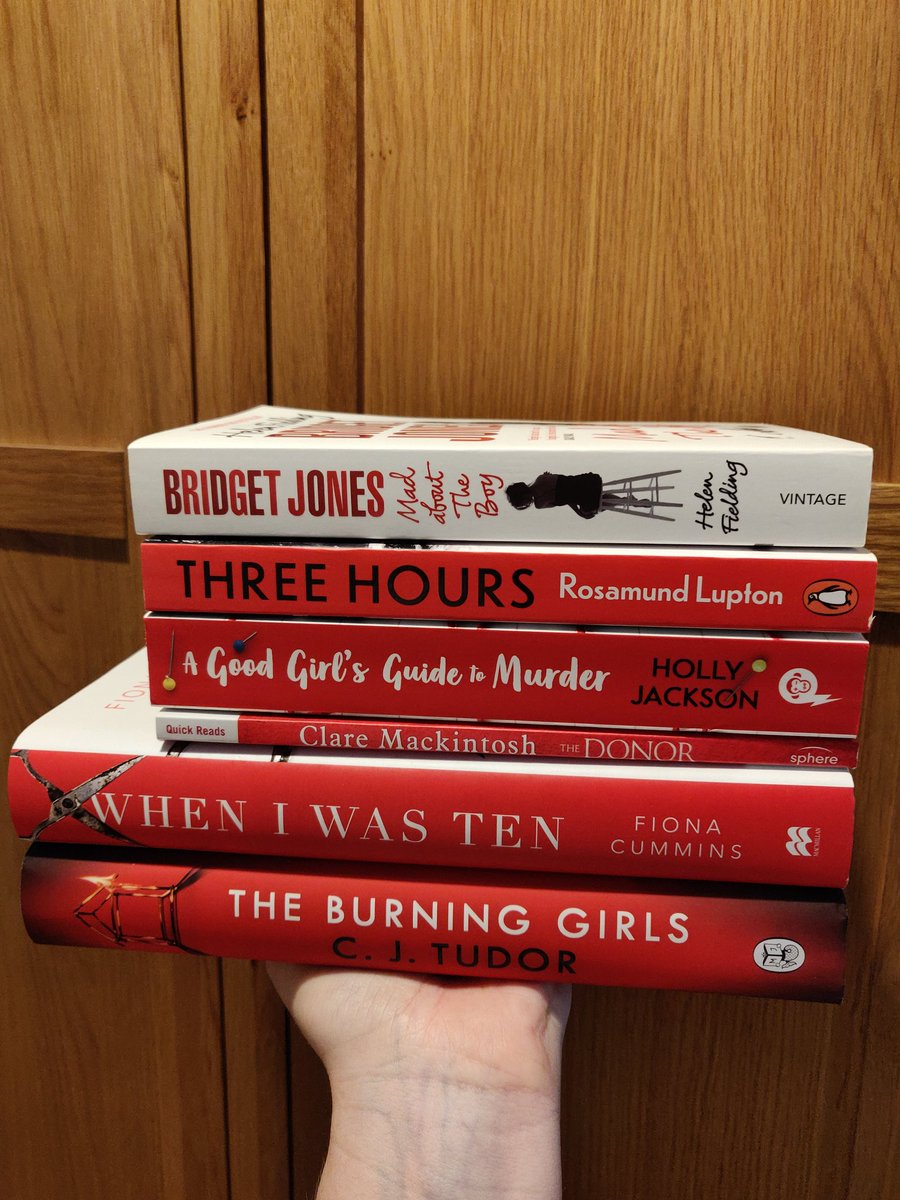 In January I read 'red' 📚
#bridgetjones #threehours #agoodgirlsguidetomurder #thedonor #wheniwasten #theburninggirls #BookTwitter
