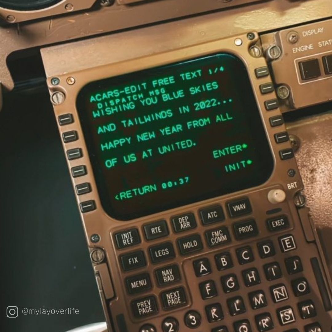 united's tweet photo. From the flight deck... https://t.co/yqCYXAEfeP