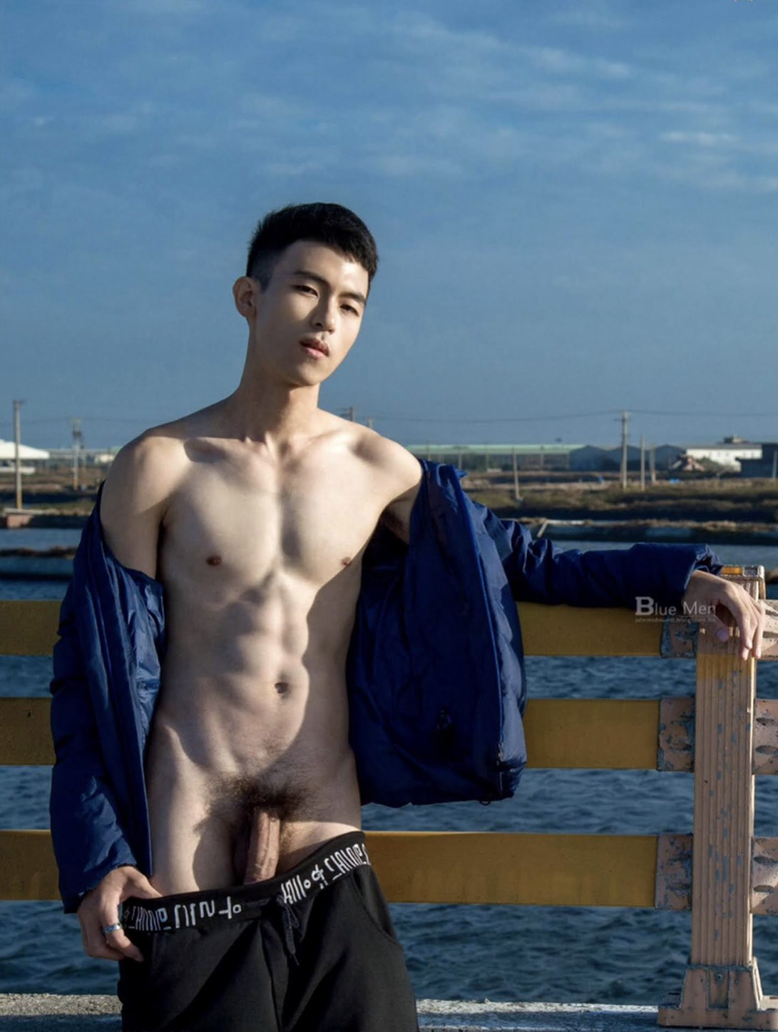 Calum_S on X: ！模特帅哥写真裸拍体育生全裸射精撸管高中生1S  大学生大屌男模小鲜肉大鸡吧直男体育生直男诱惑