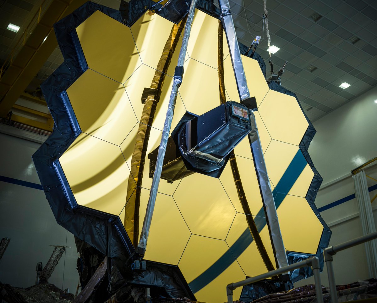 NASAWebb's tweet image. #HappyNewYear! As work on our sunshield mid-boom deployments went late into New Year's Eve, our team is pausing activities to rest &amp;amp; prepare for sunshield tensioning tomorrow, Jan. 2. Tensioning is expected to last at least 2 days: blogs.nasa.gov/webb/2022/01/0… #UnfoldTheUniverse