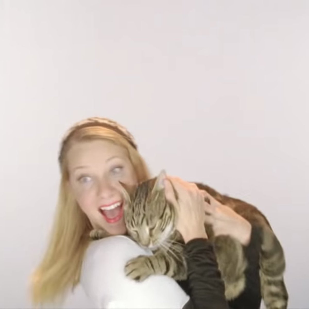 thinkerbrittany's tweet photo. brittany pierce wishes you a happy and safe new year <3 https://t.co/LEsArGl7kK