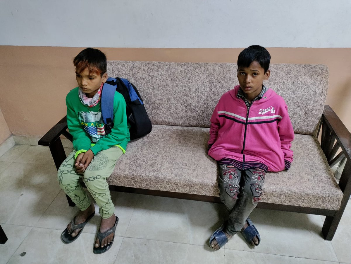 ankzvikash's tweet photo. @DwarkaExp @SeniorsHubDwk @LtGovDelhi @CMODelhi @DCPDwarka @dwarkacity05 @city_spidey @AnilParashar21 @AnilNayal4 Any of  these 2 ? https://t.co/eEtV2K3uDn