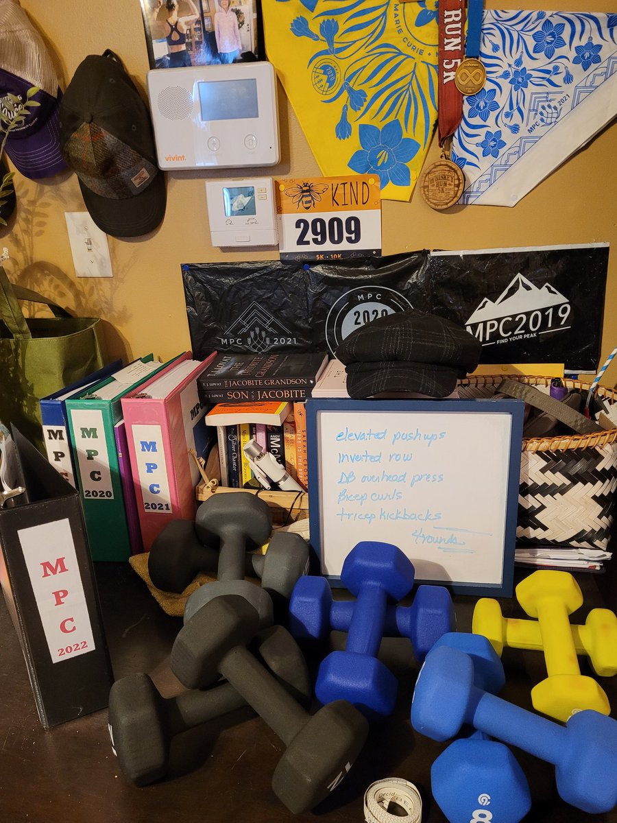 🥳🥳🎉🎉💪🏻🥳
1st #MPC2022 workout in the books  M12C4ARD2
#peakermonthlychallenge
20 min EMOM

40 min treadmill

#peakstreak2022 tomorrow🙌🏻
Great start to the New Year‼️🎉🎉
#peaker4life #peakerstrong #mypeakchallenge