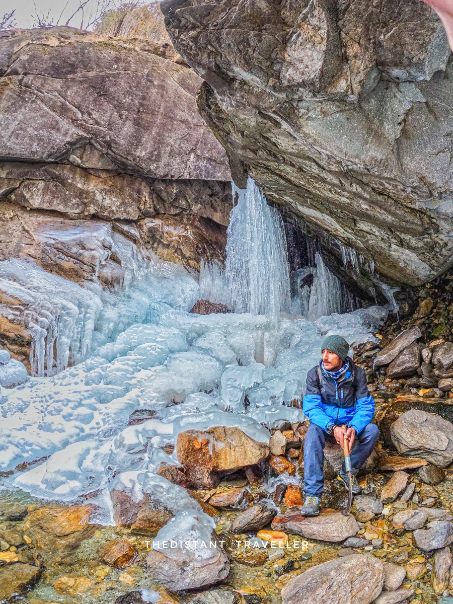 ThedistantT's tweet photo. Happy new year guys ♥️
#frozen #uttarakhand #uttarkashi #HappyNewYear #2022NewYear #trekking #mountains #youtube #travel #hike #adveture #live #love https://t.co/NIOydlkp9x