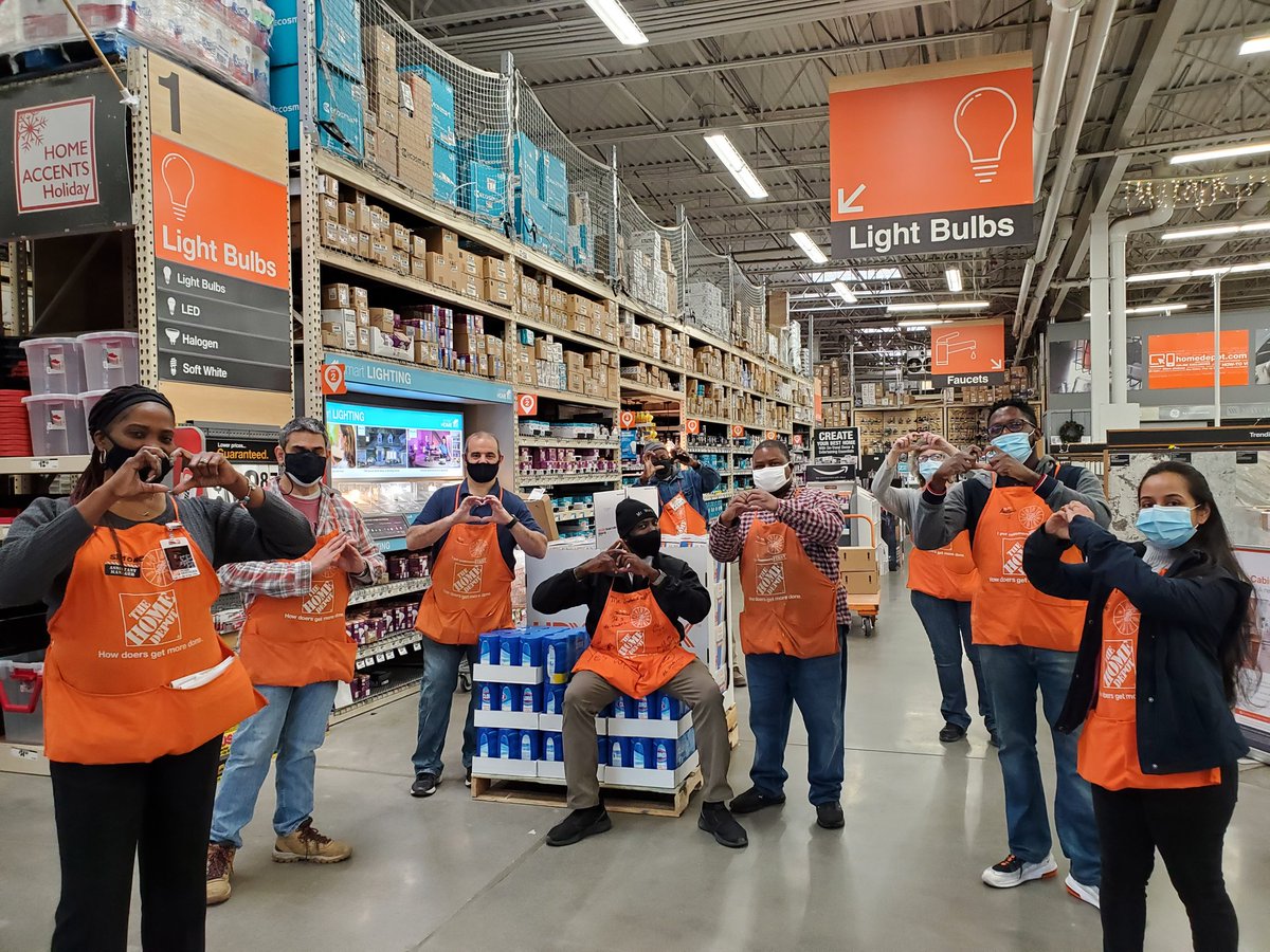 simonebushell8's tweet image. Store #0904 ' Forever in my ❤ ' Thanks for being a part of my journey. You are beyond amazing. I am truly excited to meet my extended family in #908. Stay well 🙏🏻. 
@nola_HD0904 @JesseSalem6 @pdc4846 @joanay47 @Tino_Longobardi @LourdesPerry @nyyroro @fearon_frank