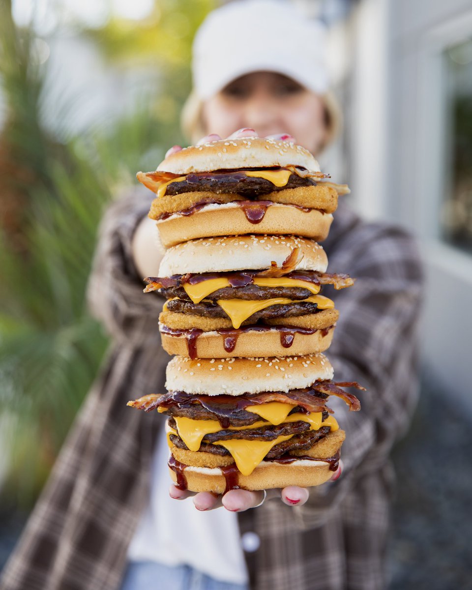 Hardee’s tweet media
