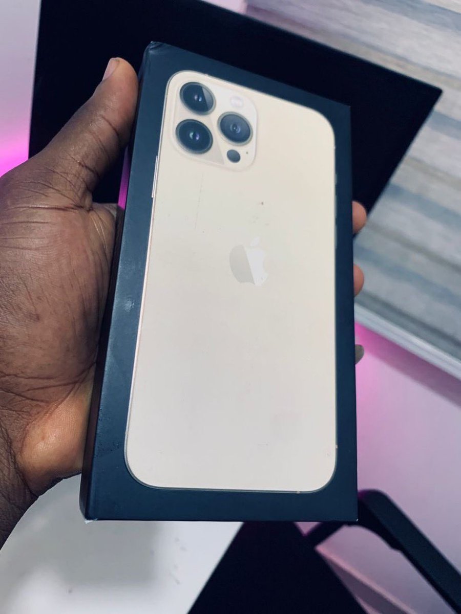 SakasticBET's tweet photo. Perfect New year gift for yourself🥳❤️👀

Brand NEW Gold iPhone 13 pro max (128GB) for sale! discount price⚡️⚡️

SMASH the ❤️ button and help me get this to 1k retweets🙏🏾🙏🏾 https://t.co/WDVaPQhWHq