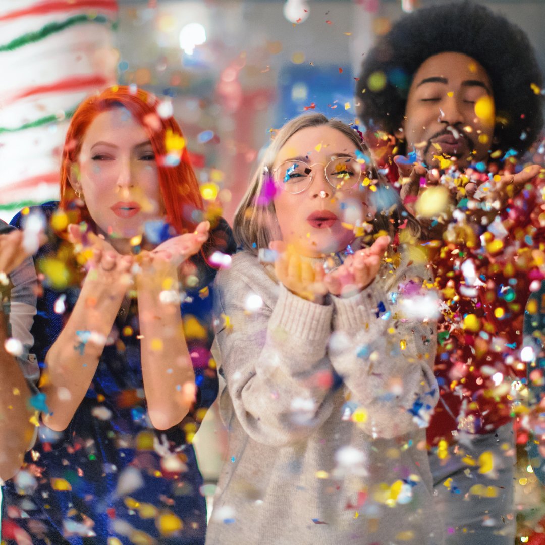 Happy 2022, everyone! How'd you start the New Year today?

#NewYearsDay #2022