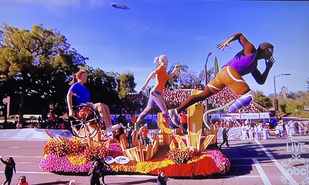 lemurrPT's tweet photo. Great to see a float in the Rose bowl parade. #PTnow https://t.co/V1DgJhr8yC