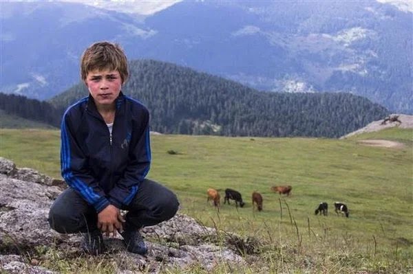 AvOzlemZengin's tweet photo. Çocuk Eren… Genç Eren… Can Eren…
Evlat Eren… Cesur Eren… Çalışkan Eren… Kahraman Eren…

İyi ki Eren… İyi ki doğdun iyi ki varsın Eren… https://t.co/neDj1mC6cQ