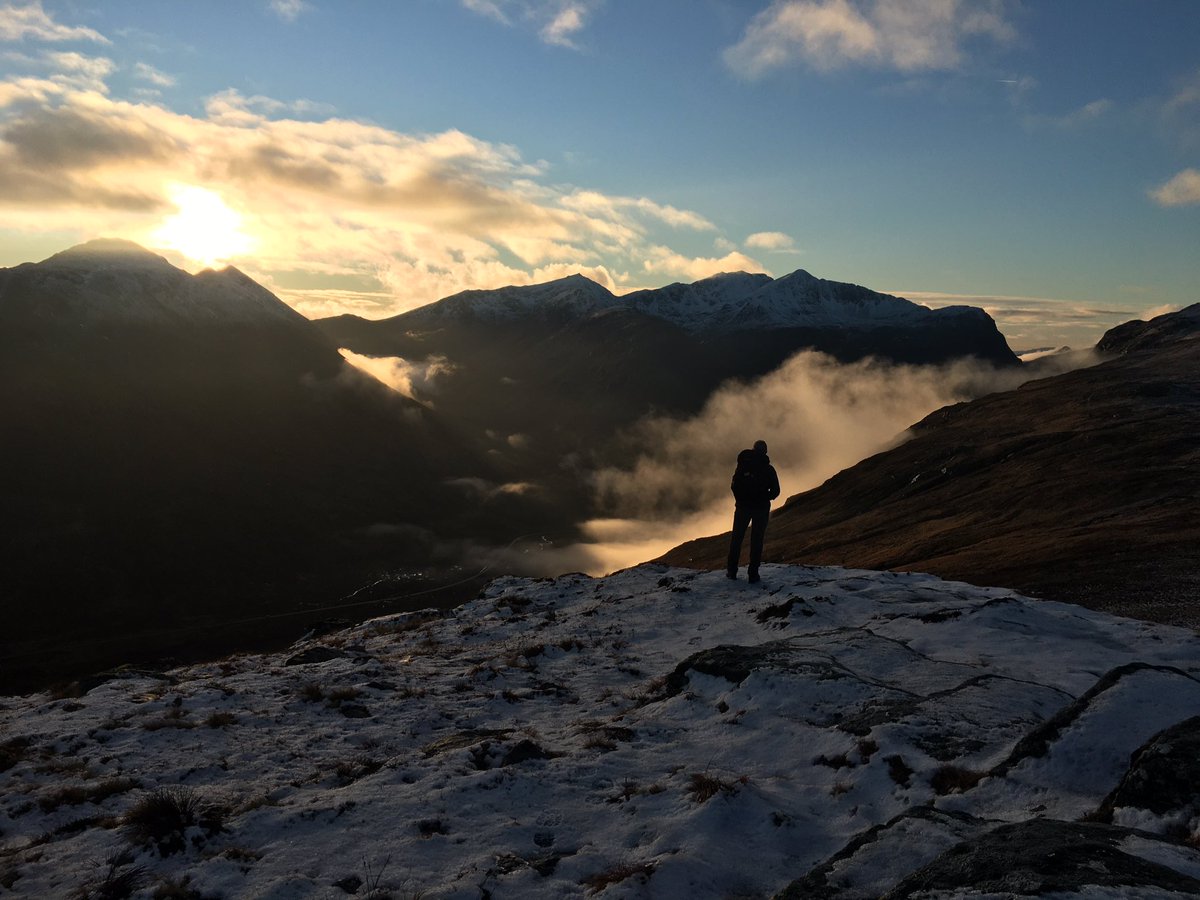 singletrackskye's tweet photo. Happy New Year! Wishing you all a peaceful &amp; healthy 2022
💚 Sunrise, sunset, rainbows &amp; reflections 💚 https://t.co/55DdT1uVqp