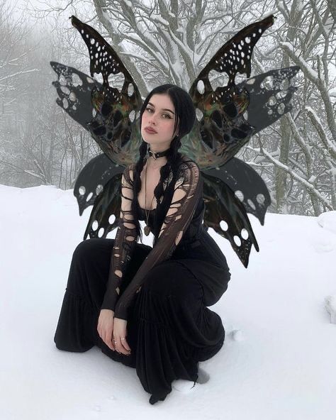 chaoticminds666's tweet photo. Inspiration of pixie fairies 🌌 https://t.co/tX9zld9rWV