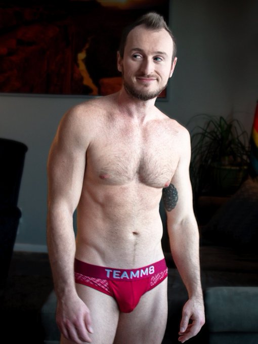 Just over here staring at my New Year like I&#039;m absolutely going to devour and destroy it! Consensually<a href="/tag/humpdaymotivation"class="tags"><span>&#35;humpdaymotivation</span></a>