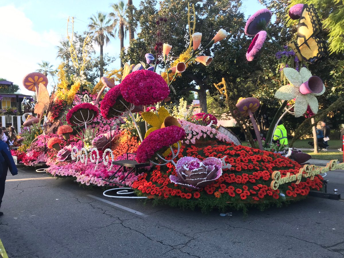 Happy New Year from all of us at City of Hope! #RoseParade