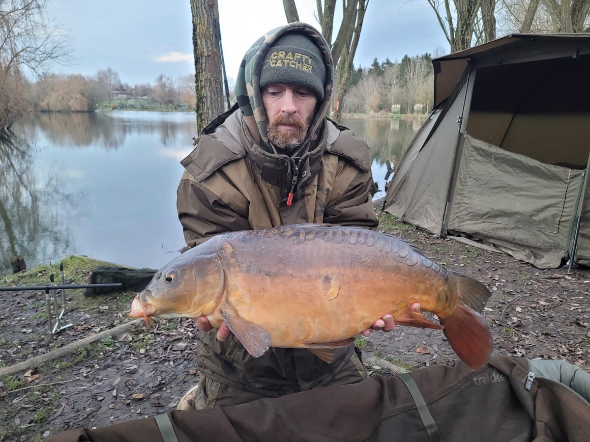 Essex_Jay's tweet photo. 1st Fish of the year.
Awesome 12lb 2oz, fantastic 🍊 colour, pictures don't do the fella justice!
#sizedoesntmatter #Carp #angling #fishing #fishinglife #delkims #munchbaits #daiwa #onemorebite https://t.co/FJPEYkrdkA