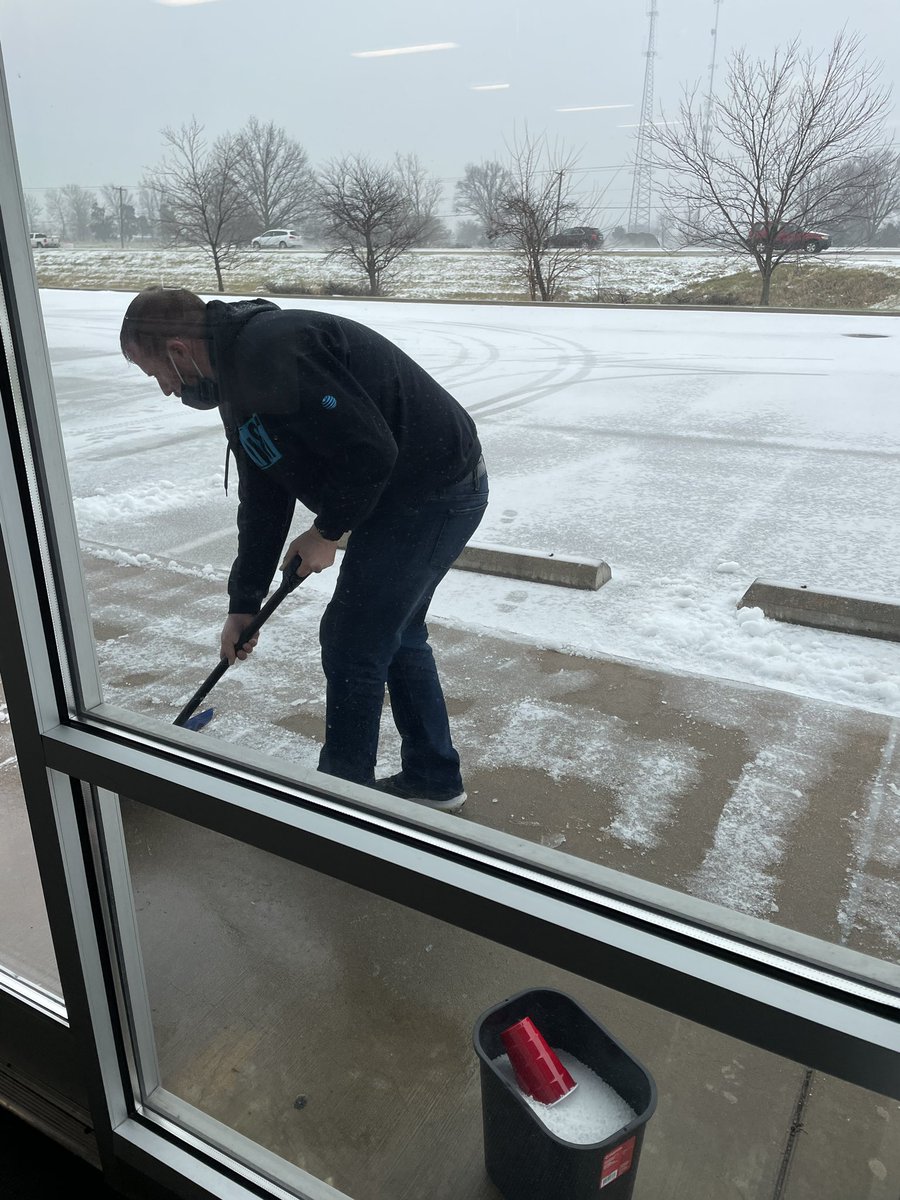 Eli Bodwell (@bodwelleli) on Twitter photo Happy New Year from Team Quincy!! Scott snapped a pic of me shoveling snow & ice! π Stay safe out there everyone! 2022 here we GO!!
<a href="/GreaterLakesMkt/">Greater Lakes Market π</a> Happy New Year from Team Quincy!! Scott snapped a pic of me shoveling snow & ice! π Stay safe out there everyone! 2022 here we GO!!
<a href="/GreaterLakesMkt/">Greater Lakes Market π</a>