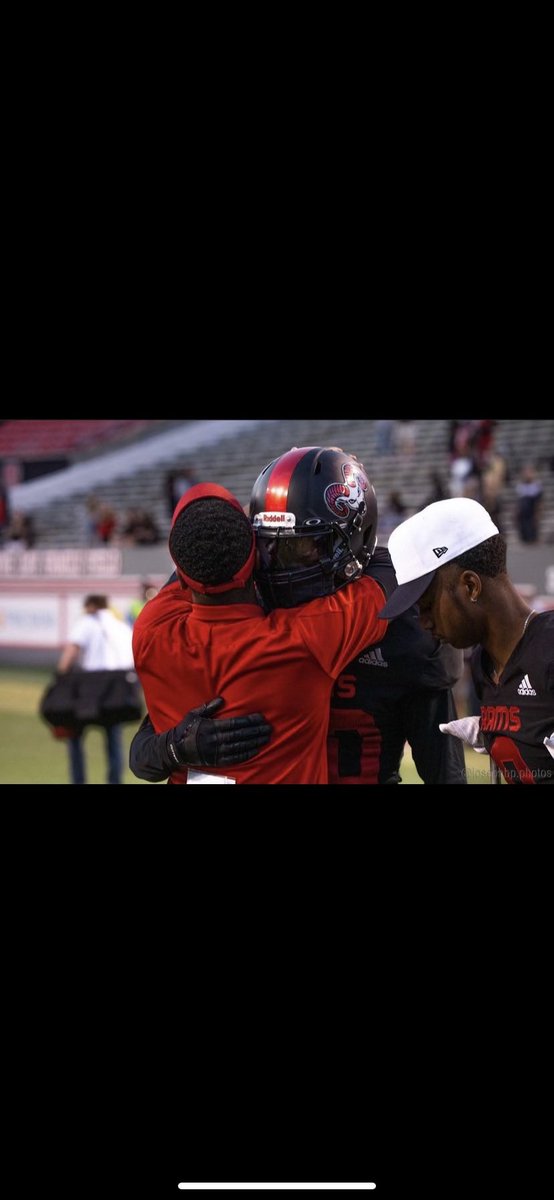 siimbatv's tweet image. With a lot of thinking. I just want to thank everyone who has helped me grow as a players and person since I started doing this football sport in 09’ but it’s time to start the next chapter of my life and hang the cleats up. Until I see you guys again ✌🏽