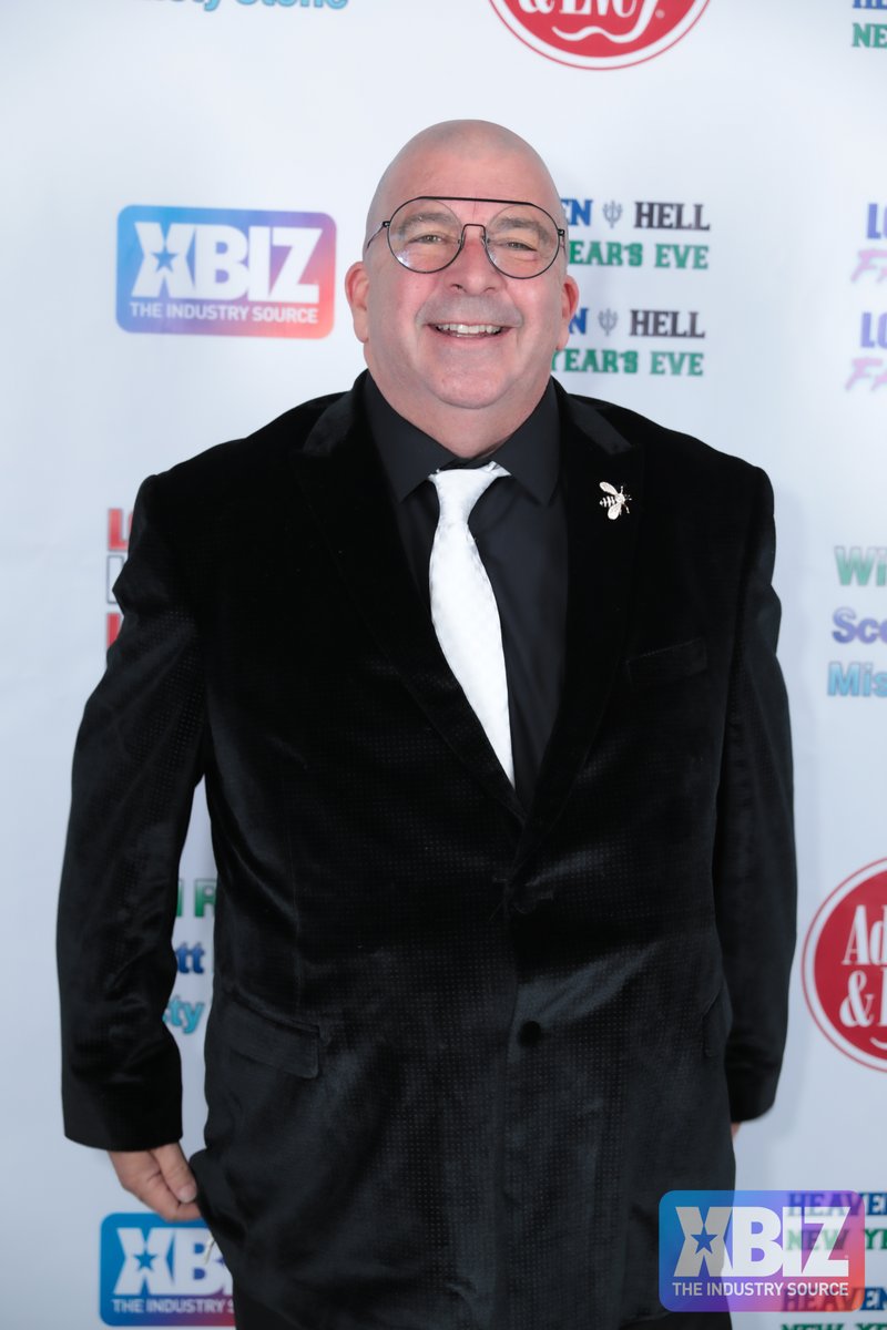 industrybyrick's tweet photo. #HeavenandHellNYEparty #PleaseTagYourself @XBIZ @x3expo https://t.co/b1t6gbAlmP