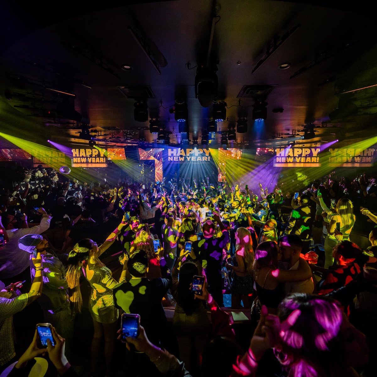 sekaihtx tweet media