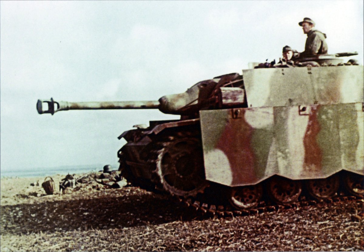 WW2 in Colour tweet media