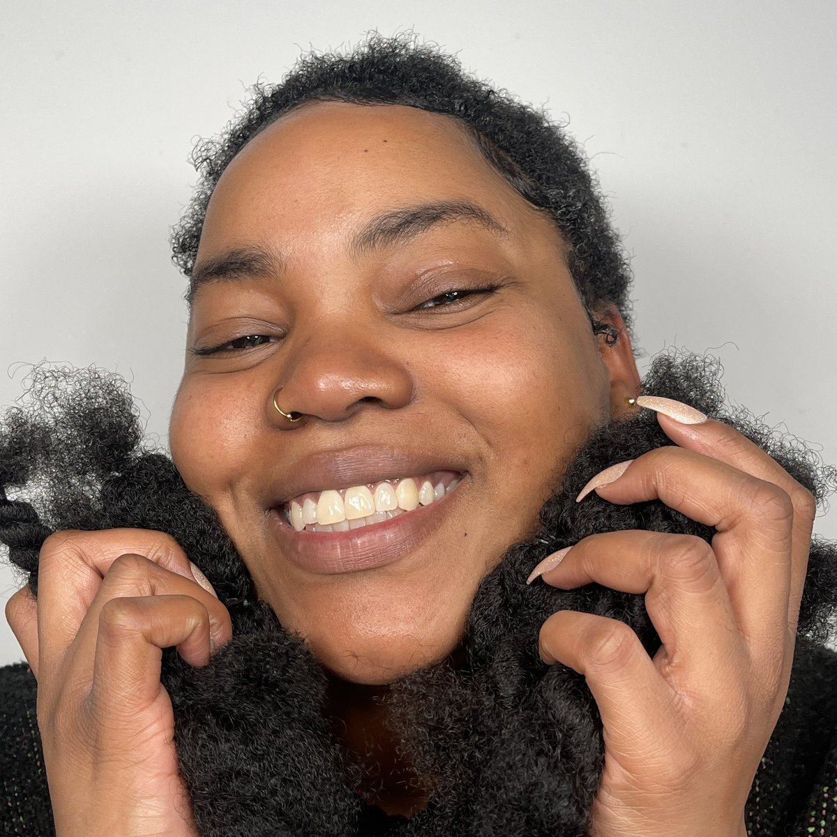 Starting 2022 filled with love 🥰❤️ donating my hair to <a href="/LPTrustUK/">Little Princess Trust</a> so a Black child somewhere can have the afro of their dreams ❤️❤️❤️