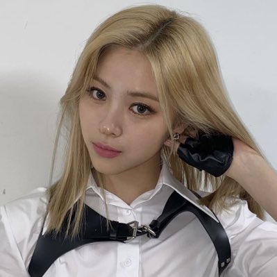 notanadamstan's tweet photo. #NewProfilePic 😂😂💅💅 https://t.co/MHyNoIJgBz
