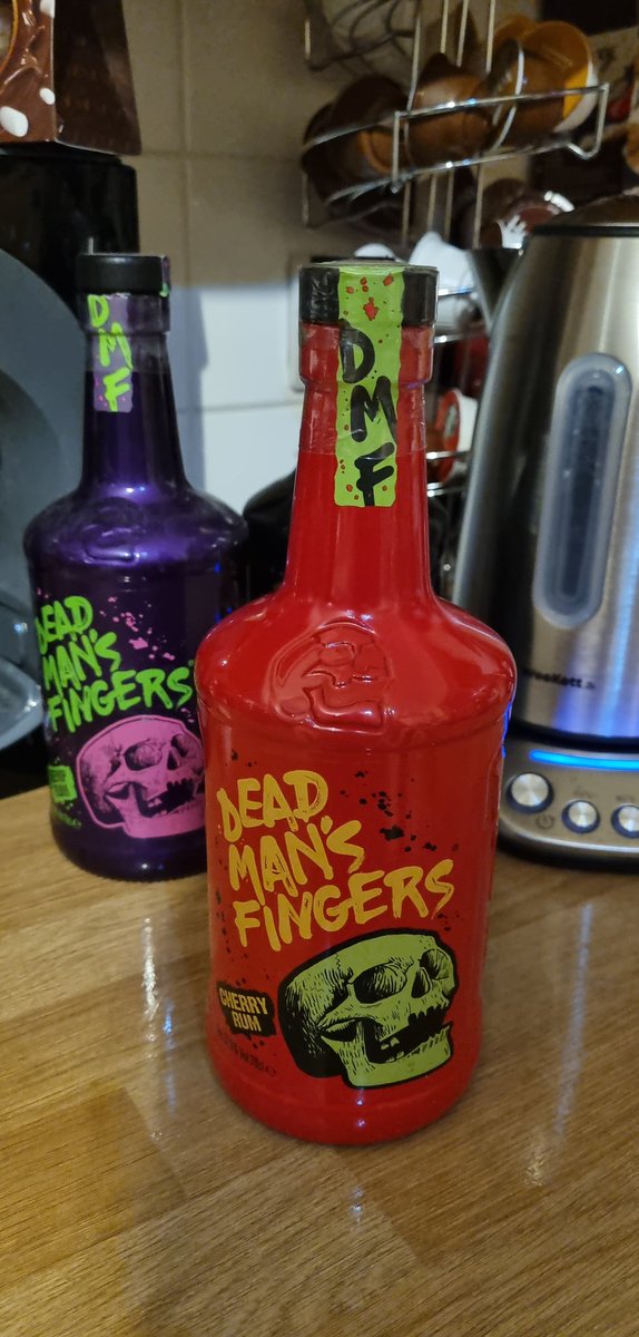 Saff1984's tweet photo. I shall be drinking this tonight, just wish they stocked it locally. @deadmansfingers #DMF #rum #cherryrum https://t.co/ktY9JrN6Cw