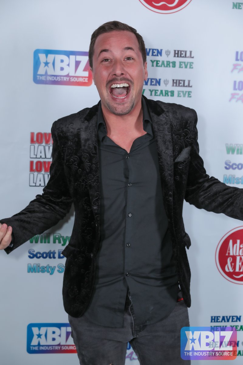 industrybyrick's tweet photo. #HeavenandHellNYEparty #PleaseTagYourself @XBIZ @x3expo https://t.co/Qs8W5Svx6w