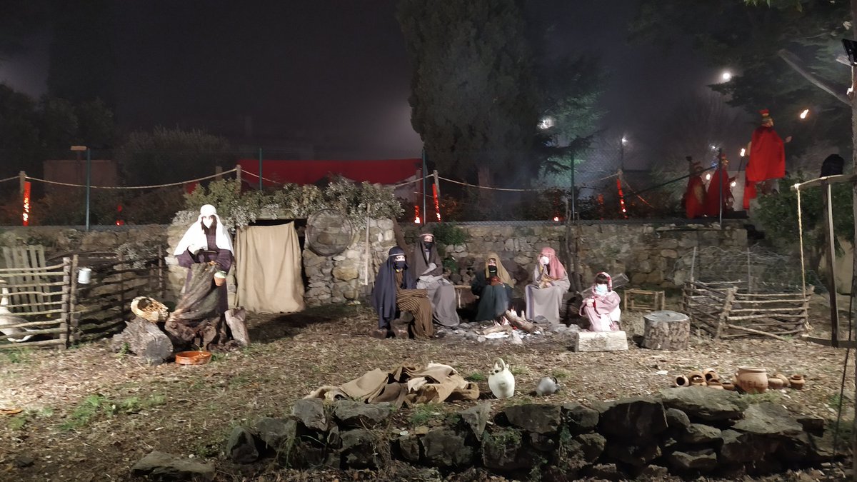 MeteoEmporda's tweet photo. I la boira ens acompanya a aquesta hora a gran part de l'Empordà, boira 'pixanera' com el pixaner del pessebre vivent de Llers! 

Gran feina de la @Brullersenca i veïns i veïnes de Llers! https://t.co/Txx1gdiepN