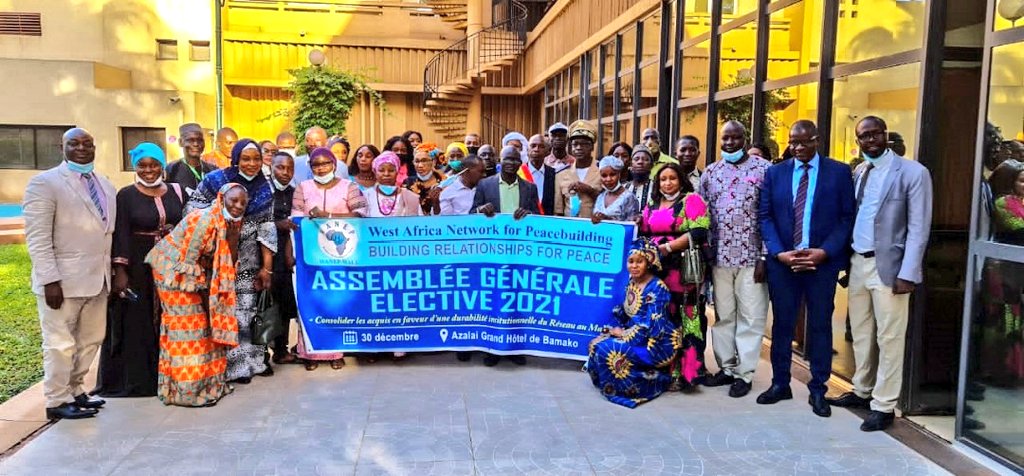 wanepmali's tweet photo. 30 déc. 2021 | 🎈#AGE WANEP-Mali 👇
Le Gouverneur du district de Bamako a presidé les travaux de l'Assemblée Générale Elective de @wanepmali en présence des représentants des organisations membres et partenaires du réseau au Mali 🇲🇱.
#TissonsDesRelatilnsPourLaPaix
#All4Peace https://t.co/MAbjZfUN0k