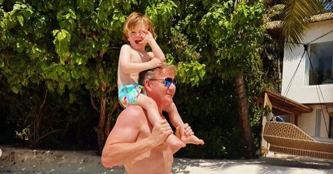 Gordon Ramsay floors fans as he shows off 'ripped' body in topless holiday snaps https://t.co/4zxjMqB4O9 https://t.co/95vcNqB91O