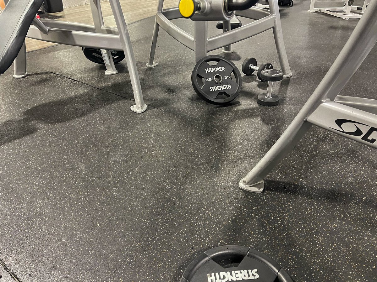 SQLFitness's tweet image. Hey welcome to the gym, #NewYearNewMe if you want to lift with me, come say hi what are you working on and we’ll workout together… regardless please rack your weights. And no the floor is not a rack!