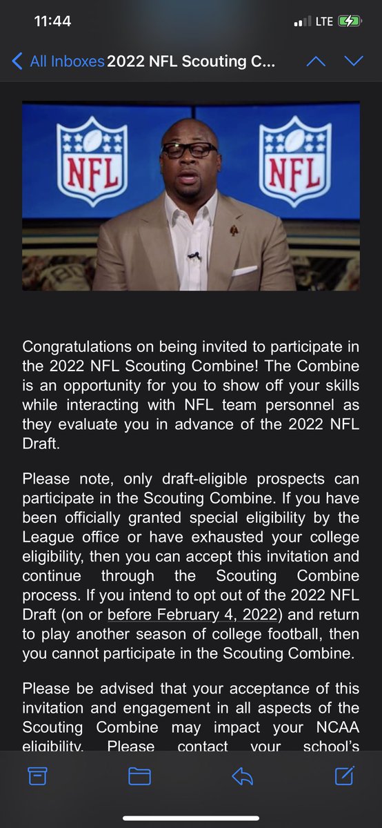 Zach Carter tweet media