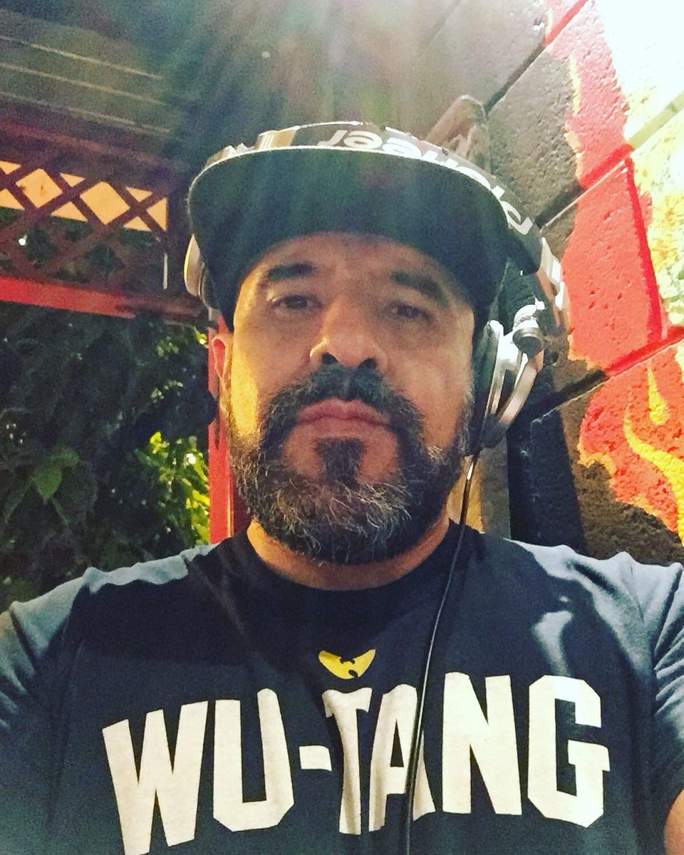 Daddyonky's tweet photo. Last night a DJ saved your life
#Djaying #Strictlyvinyl #Wutangforever #Viejonagrio https://t.co/PpsjS9Slwg