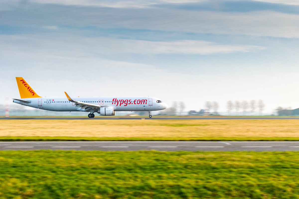 One of the coolest photos I’ve taken at schipol airport.