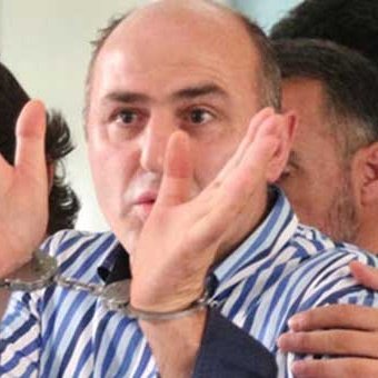 brgndhyklstk's tweet photo. 5 yıldır tutsak olan Fatma Saadet Yılmazer'e babasının avukatlığını yaptığı için 7 yıl 6 ay hapis cezası verildi.

BakırköyCİKte İhlallerBitsin https://t.co/gx8ExxTZNH