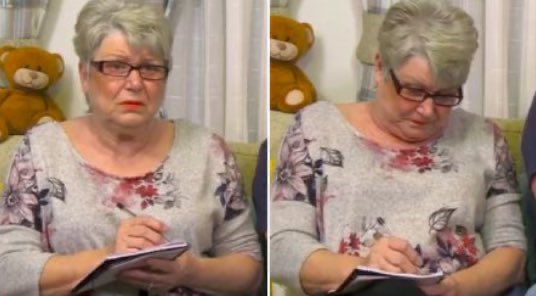 jonoread's tweet image. Me getting ready for #TheMaskedSinger with my notepad like