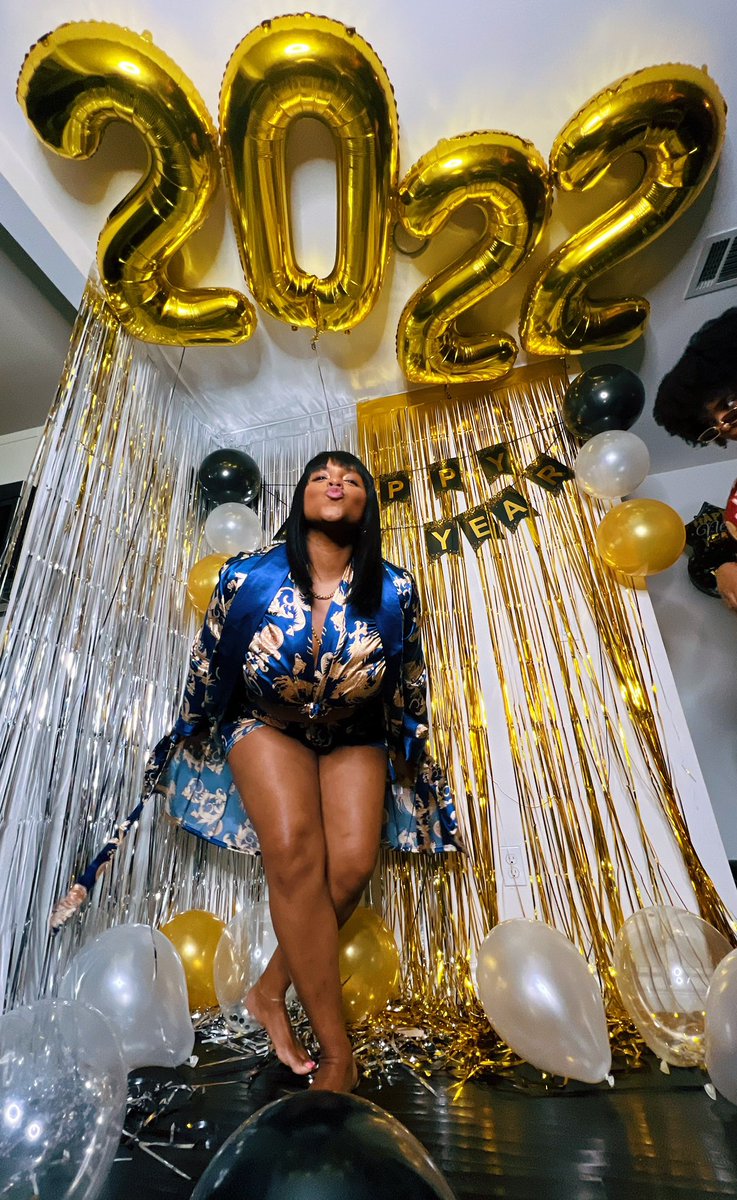 kisses for the new year ✨✨✨✨
