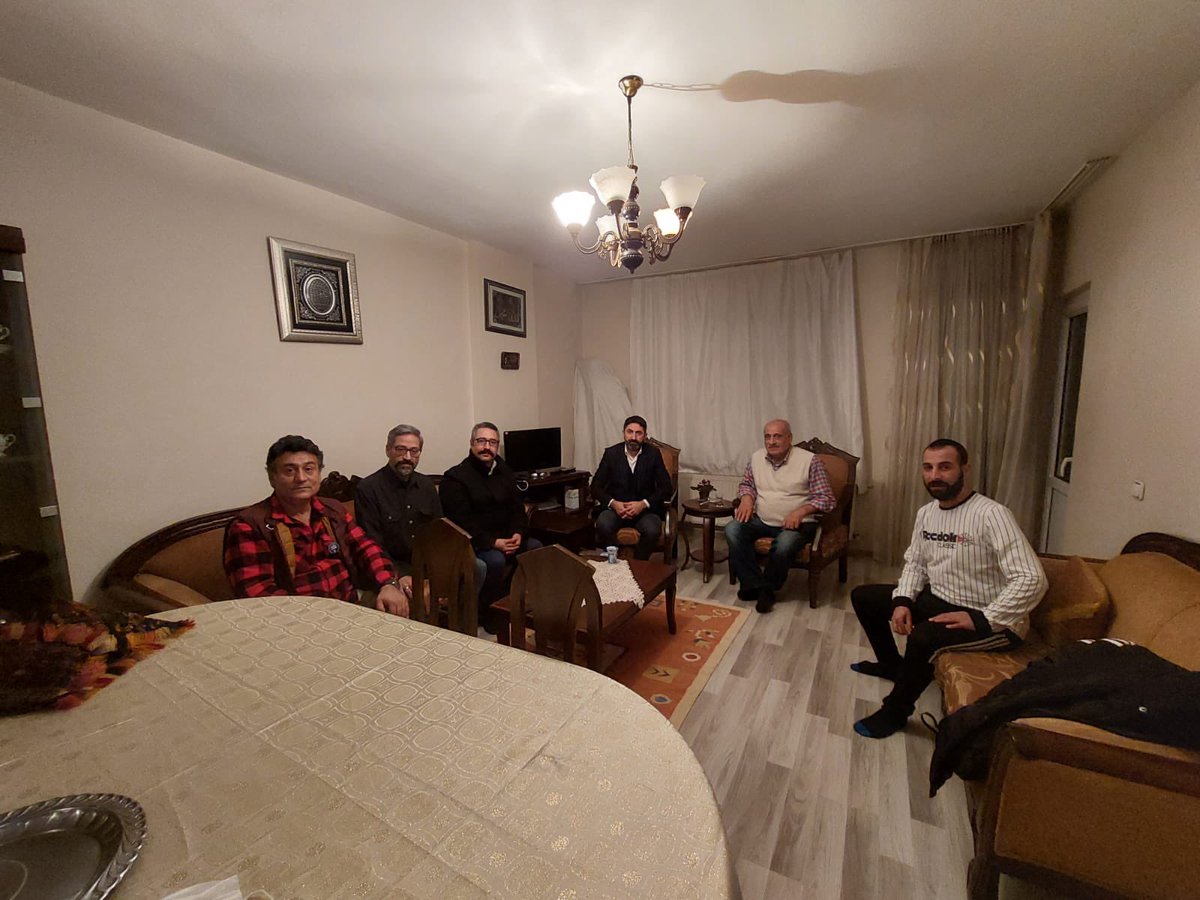 Teşkilatımızdan Serkan Arslan Bey’e vefat eden dayısı için taziye ziyaretinde bulunduk.Merhuma Allahtan rahmet yakınlarına sabır dileriz. <a href="/akpartiistanbul/">AK Parti İstanbul</a> <a href="/akkagithane/">AK Parti Kağıthane</a> <a href="/osmannnurika/">Osman Nuri Kabaktepe</a> <a href="/drserkancanturk/">Dr. Serkan Cantürk 🇹🇷</a> <a href="/EktiResat/">Reşat Ekti</a>