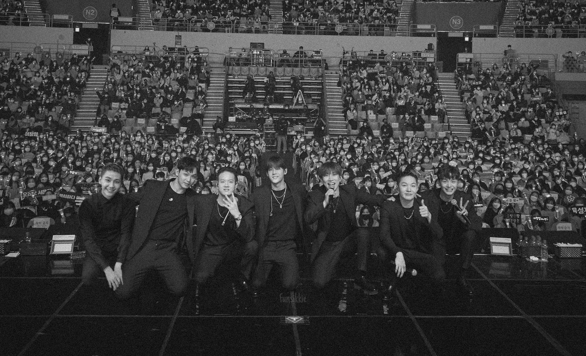 funsikkie's tweet photo. We won't say goodbye. Let's see each other again with smiles. https://t.co/HPT3EWFVoW