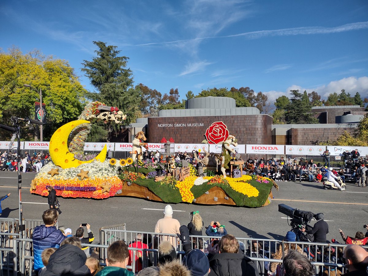 NVsharpster's tweet photo. @CalPoly SLO represented in the @RoseParade   Really amazing and fun parade. https://t.co/VKxBUxXDv8
