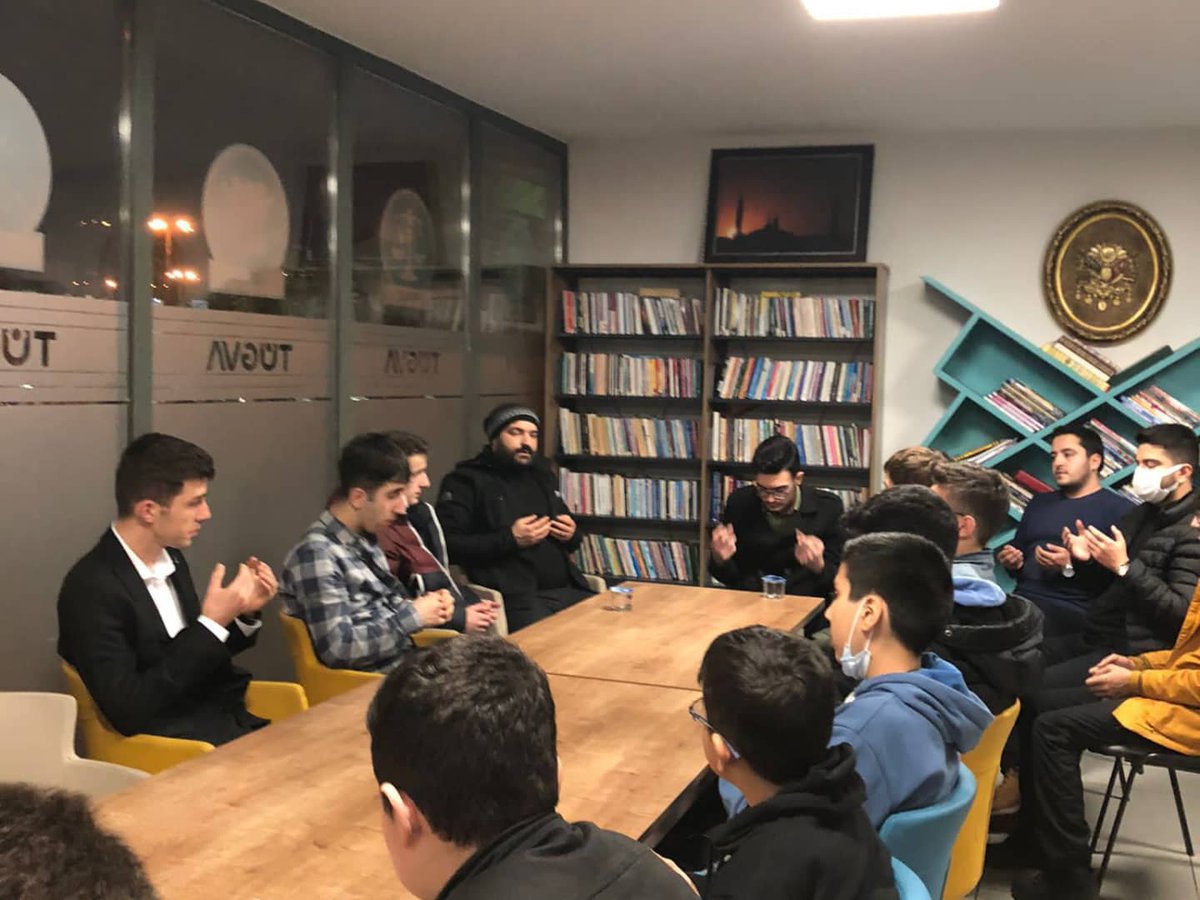 tugvazeytinburn's tweet photo. 📍Lise Koordinatörlüğü 

Lise Koordinatörlüğü bünyesinde Cuma sohbetimizi gerçekleştirdik. Bu hafta sohbetimizde Mekke’nin Fethi’ni işledik. Katılımlarınız için teşekkür ediyoruz. Haftaya görüşmek üzere.🤗 https://t.co/0FU4lli7Sr