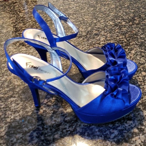 CandyMidvale's tweet image. So good I had to share! Check out all the items I'm loving on @Poshmarkapp #poshmark #fashion #style #shopmycloset #fioni #talbots #balancecollection: posh.mk/TXfMXeretmb